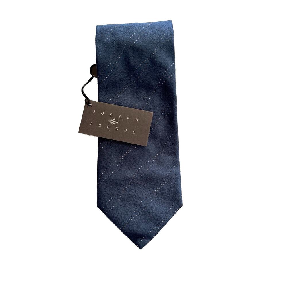 New Joseph Abboud Hand Made in Italy Navy 100% Silk Mens Neck Tie 3.5 x 58 NWT